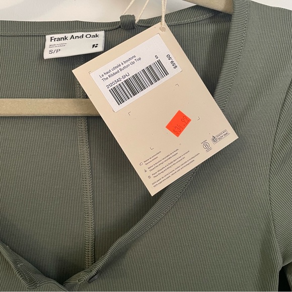 Frank and Oak Ribbed Button Up Top - Picture 3 of 3